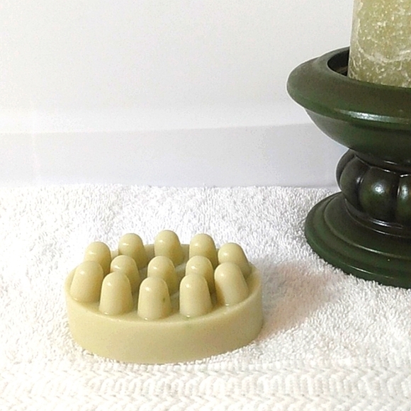 HANDCRAFTED AVOCADO CUCUMBER MASSAGE BAR HANDMADE GOAT MILK SOAP BAR 4oz. NWT - Picture 2 of 5